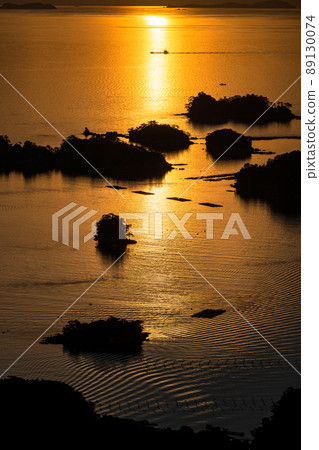 《長崎縣》黃昏的九十九列島・佐世保灣的列島 89130074