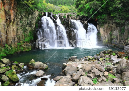 [Miyazaki Prefecture] Fresh green Sekinoo Waterfall (100 selections of waterfalls in Japan) 89132977