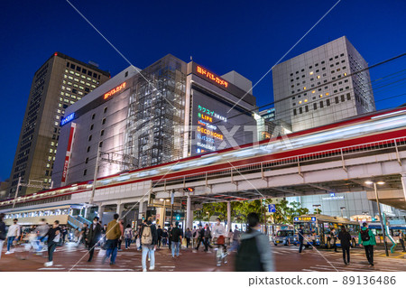Tokyo cityscape of Japan: View of the cityscape in front of Kawasaki station from the intersection south of Kawasaki station Tokyo cityscape of Japan: View of the cityscape in front of Kawasaki station from the intersection south of Kawasaki station 89136486