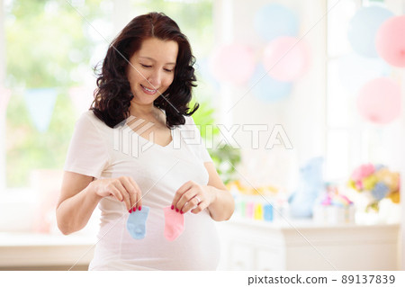 Baby shower or gender reveal party. Pregnancy fun 89137839