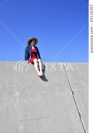 在北海道森町佐原漁港拍攝一名戴著草帽的婦女的肖像 89138367