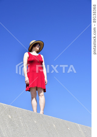 在北海道森町佐原漁港拍攝一名戴著草帽的婦女的肖像 在北海道森町佐原漁港拍攝一名戴著草帽的婦女的肖像 89138368