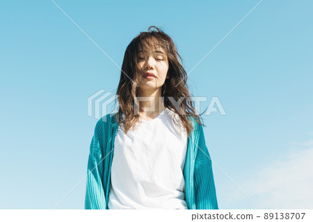 Female outdoor portrait 89138707