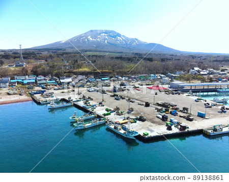 春季北海道森町佐原漁港鳥瞰圖 春季北海道森町佐原漁港鳥瞰圖 89138861