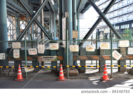 Scenery in front of Nankai Electric Railway and JR Shin-Imamiya Station 89140783