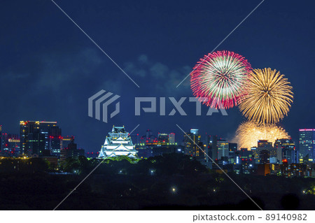 Osaka Castle Illumination and Yodogawa Fireworks Festival 89140982