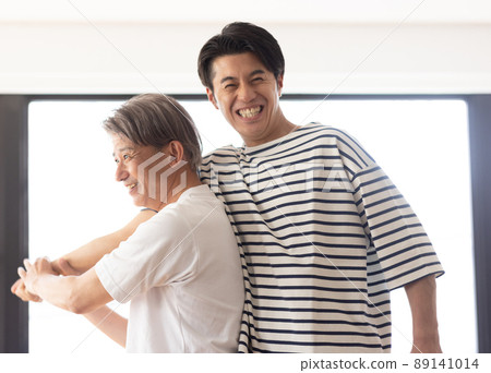 Men learning self-defense 89141014