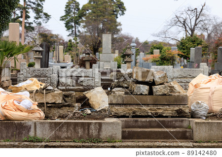 由於缺乏繼任者，墳墓被拆除 89142480