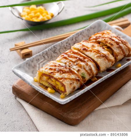 egg pancake ham corn taiwan breakfast food egg pancake roll ダンビン egg pancake エッグロール 89143806
