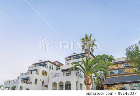 Multi-storey houses at the neighborhood of San Clemente, California 89148037
