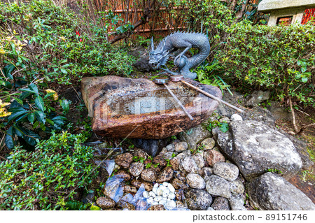 Dragon of Suikinkutsu at Nakatsugu Shrine at Enoshima Shrine Dragon of Suikinkutsu at Nakatsugu Shrine at Enoshima Shrine 89151746