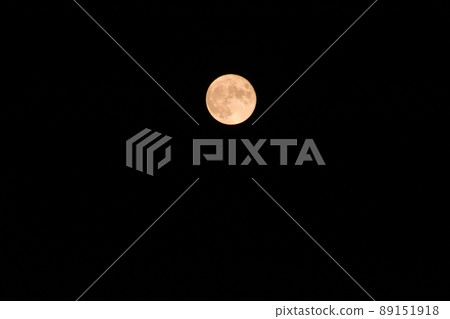一個人滿月 一個人滿月 89151918