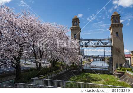 April 4th year of Reiwa Matsushige Lock and Shinkansen Sakura in full bloom April 4th year of Reiwa Matsushige Lock and Shinkansen Sakura in full bloom 89153279