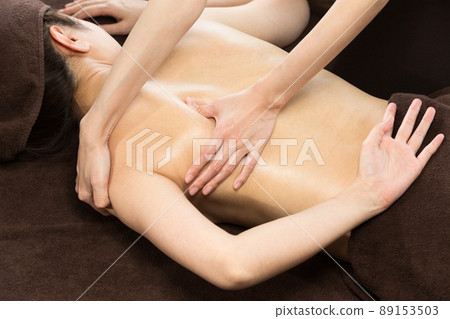 背部精油按摩 背部精油按摩 89153503
