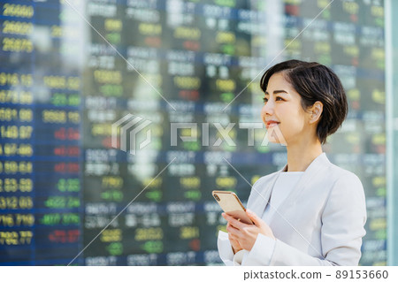 看股票板的女人 89153660