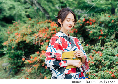穿著浴衣的女人 89153722