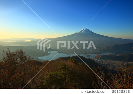 Mt. Fuji in the early morning seen from the Misaka Mountains 89158838