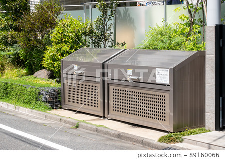Garbage storage in an apartment building 89160066