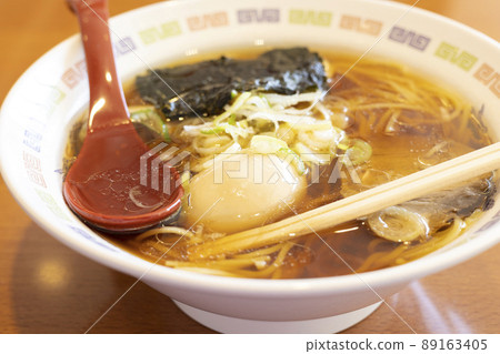 Delicious soy sauce ramen Delicious soy sauce ramen 89163405