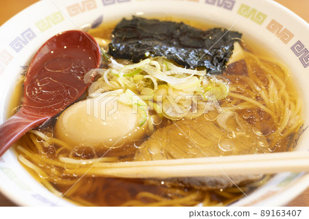 Delicious soy sauce ramen 89163407