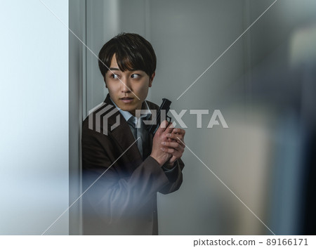 A detective 89166171