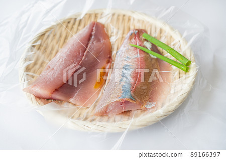 Filleted yellowtail Filleted yellowtail 89166397