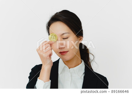女性加密資產白色背景 89166646