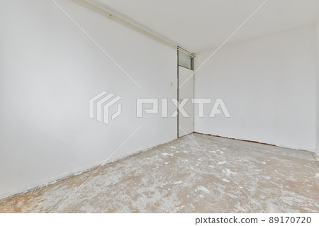 Attractive room with light walls and gray floor 89170720