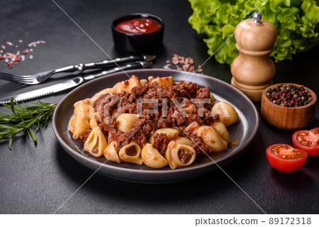 Italian pasta tagliatelle with traditional homemade meat sauce 89172318