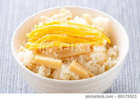 Bamboo shoot rice (with brocade egg). 89175023