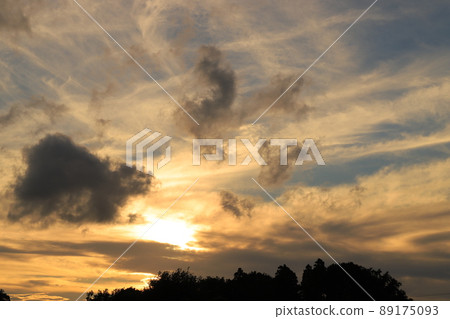 Sunset sky and sunset clouds 89175093