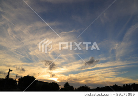 Sunset sky and sunset clouds 89175099