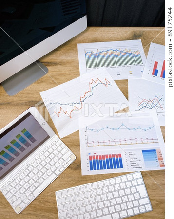 Business image desk work vertical position Business image desk work vertical position 89175244