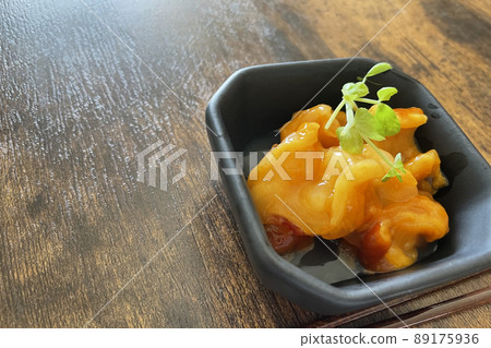 Ascidian sashimi 89175936