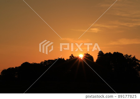 Sunset, sunset, sunset sky 89177825