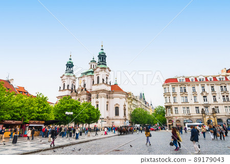 布拉格老城廣場聖尼古拉斯教堂 * 一些柔和的焦點 89179043