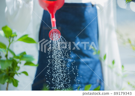 花壇澆水 89179343