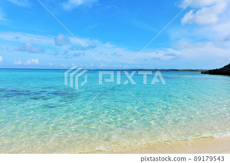 沖繩宮古島藍天和大海（照片：砂山海灘） 89179543