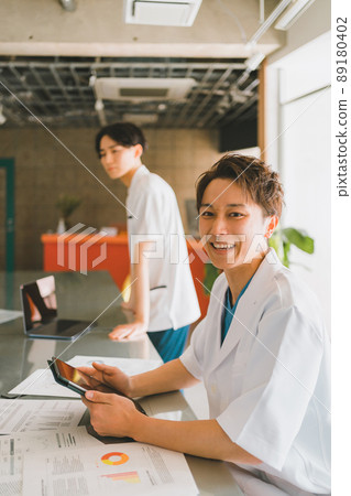 Medical welfare 89180402