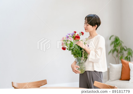 插花女花 插花女花 89181779