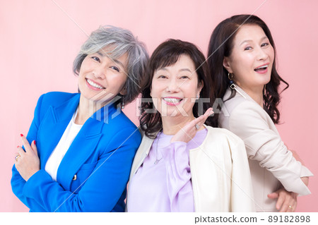 高級女性時尚高級肖像 89182898