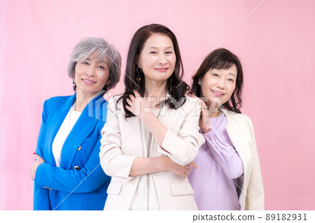 高級女性時尚高級肖像 89182931