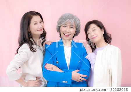 高級女性時尚高級肖像 89182938