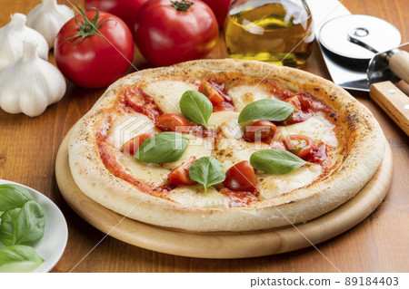 Authentic handmade pizza Margherita 89184403