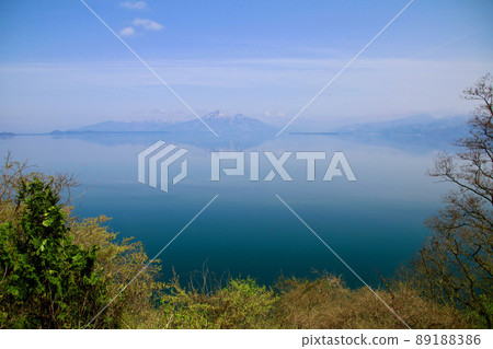 豬苗代湖和萬代山(福島縣郡山市港南町) 豬苗代湖和萬代山(福島縣郡山市港南町) 89188386