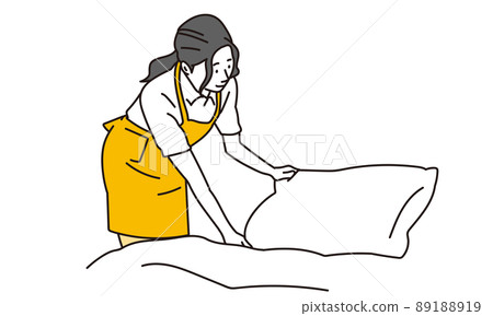 亞洲女人在臥室裡鋪床 89188919