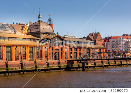 Fish market in Hamburg, Germany Fish market in Hamburg, Germany 89190073