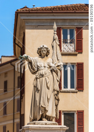Marble Statue of Beautiful Italy or Bella Italia - Brescia Lombardy Marble Statue of Beautiful Italy or Bella Italia - Brescia Lombardy 89190596