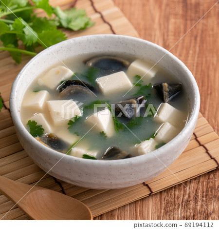 皮蛋豆腐湯 台灣 小吃 湯 特寫 century egg tofu soup ピータンとうふスープ 89194112