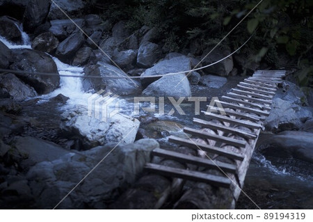 南阿爾卑斯 白嶺三山登山道 溪流橋後橋 89194319